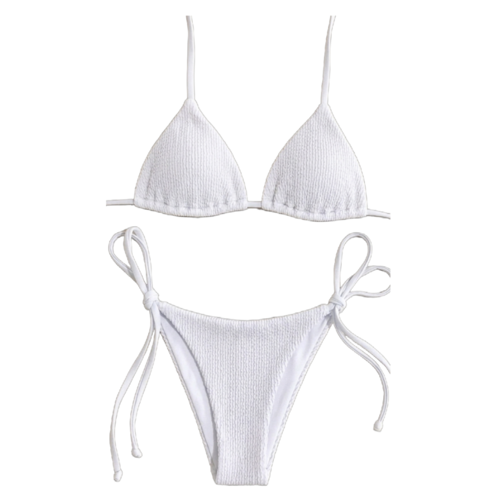 Bikini de dos piezas color blanco en tela acanalada con top de triangulo y bottom de tiras ajustables laterales COCCO SWIM.